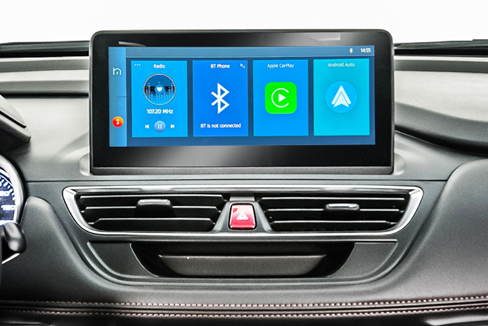 Spicca lo schermo LCD Soft-Touch con un sistema di infotainment che supporta Android Auto e Apple Car Play.